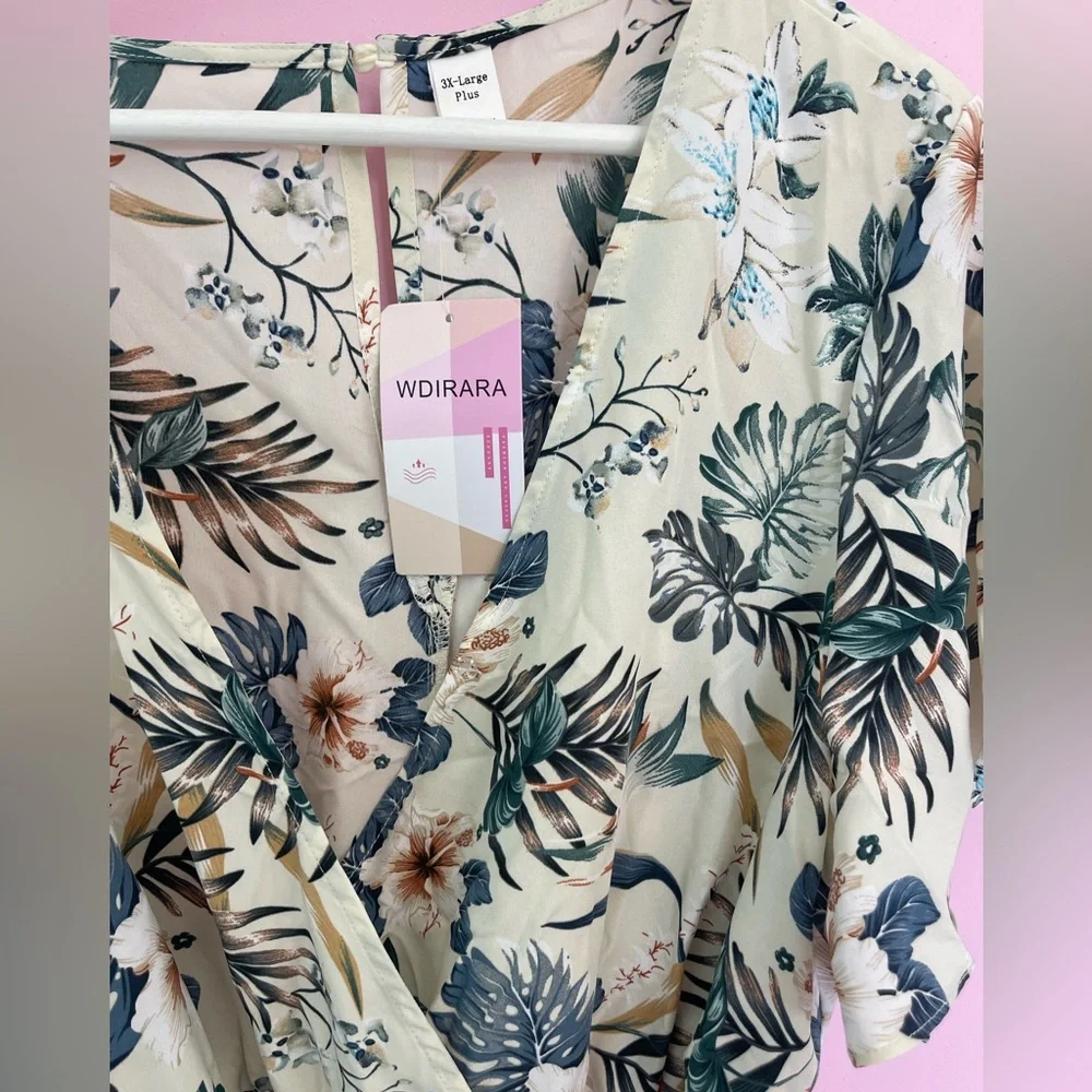 Plus size romper - Picture 2 of 2